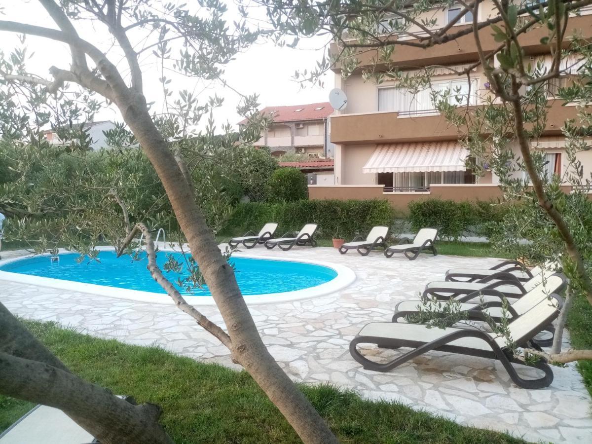 Apartment Arba 1 With Heated Pool Rab Town Dış mekan fotoğraf