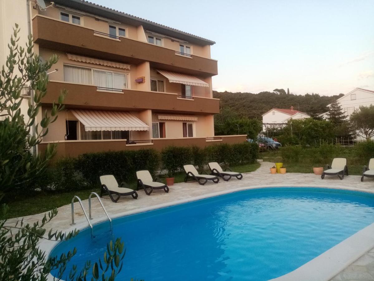 Apartment Arba 1 With Heated Pool Rab Town Dış mekan fotoğraf